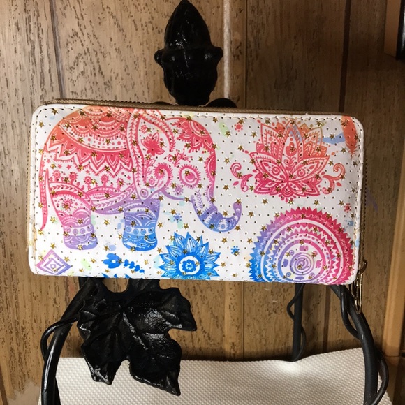 ELEPHANT WRISTLET WALLET - Picture 1 of 16